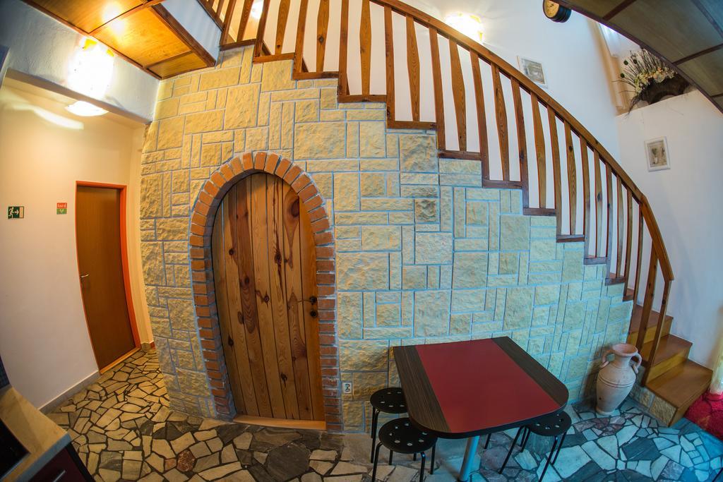 Penzion Rose Breclav Exterior photo